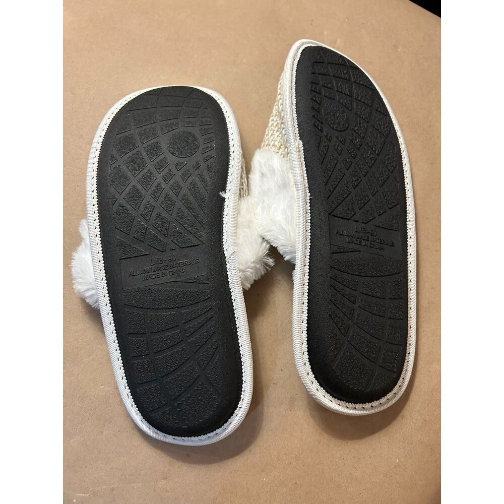 Ladies 8-9 House Shoes - Picture 2 of 3
